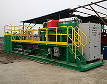 离心机通过化学絮凝处理油基污泥